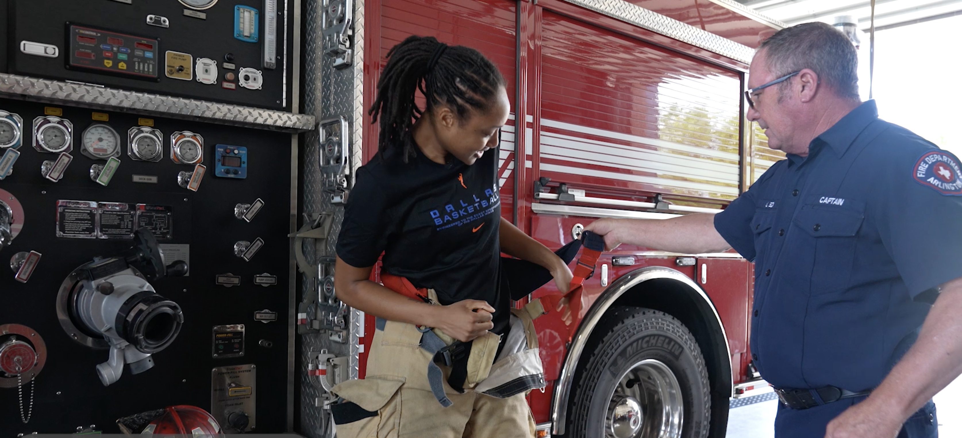 Jaelyn Brown visits Arlington Fire Station